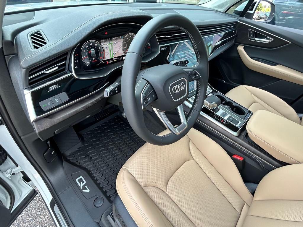 new 2025 Audi Q7 car, priced at $71,930