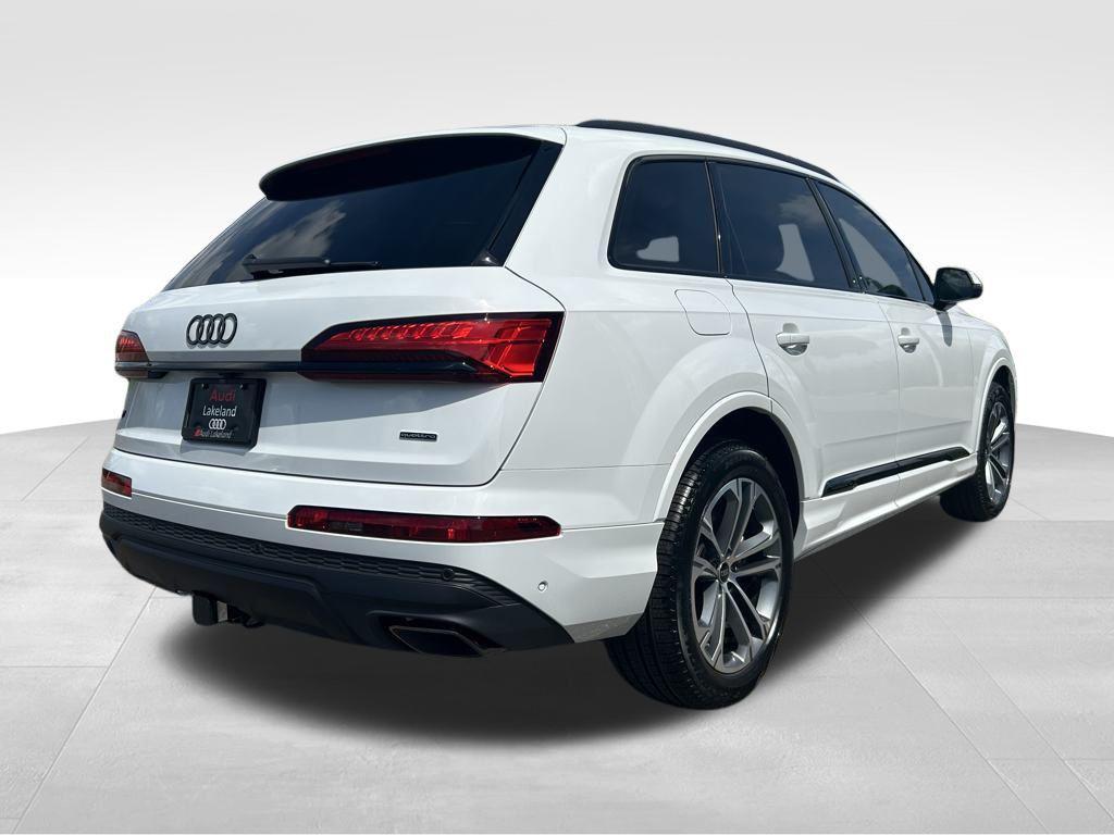 new 2025 Audi Q7 car, priced at $71,930