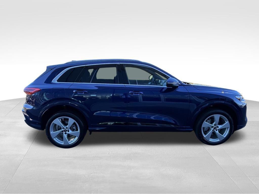 new 2025 Audi Q5 car, priced at $61,485