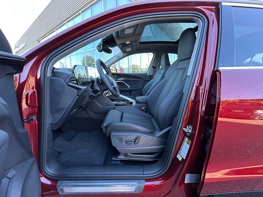 new 2025 Audi Q5 car, priced at $64,460