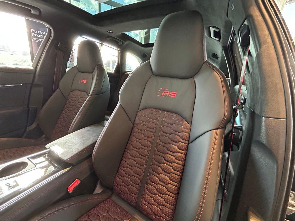 new 2026 Audi RS 6 Avant car, priced at $152,090