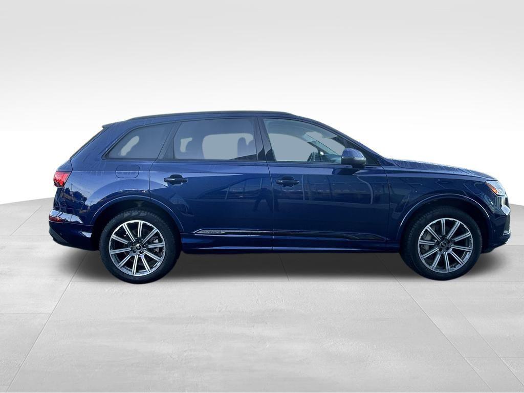 used 2023 Audi Q7 car, priced at $42,992