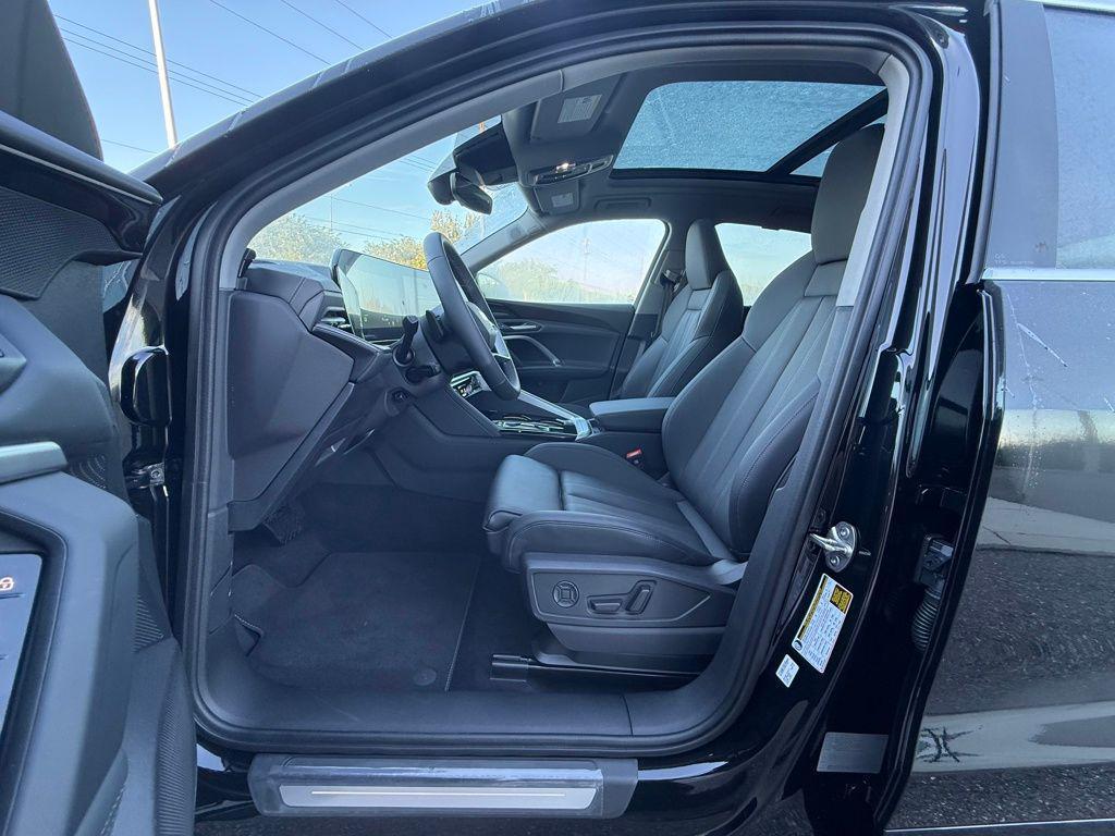 new 2025 Audi Q5 car, priced at $61,950
