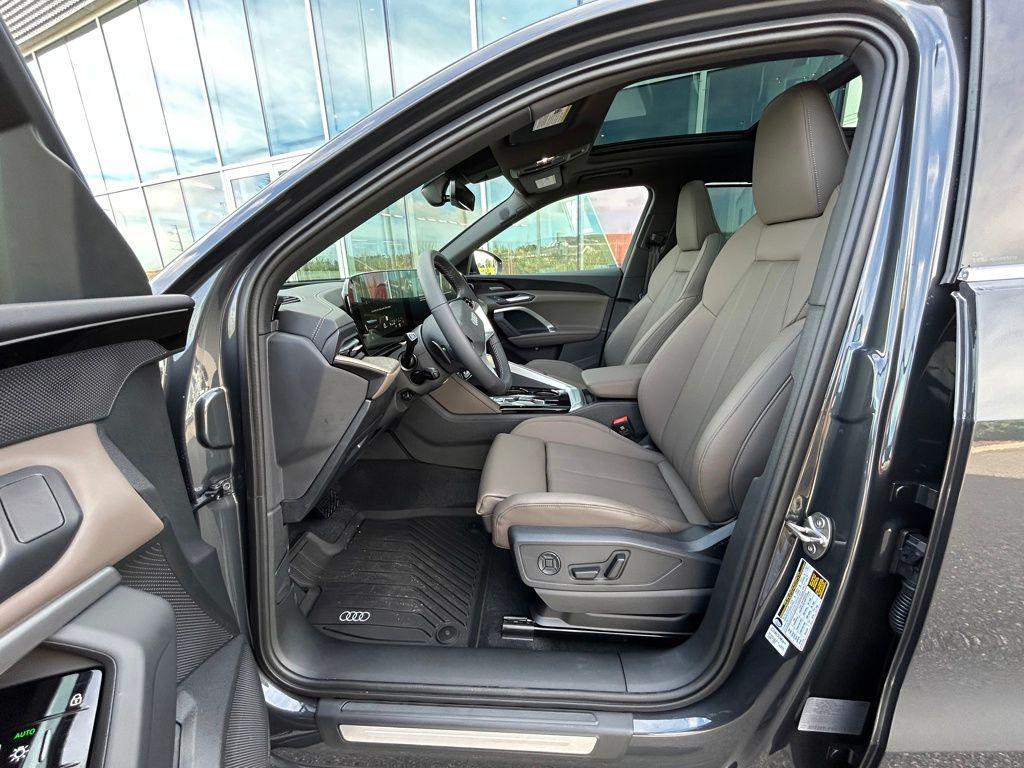 new 2025 Audi Q5 car, priced at $61,950