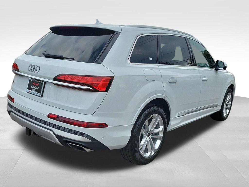 new 2025 Audi Q7 car, priced at $68,655