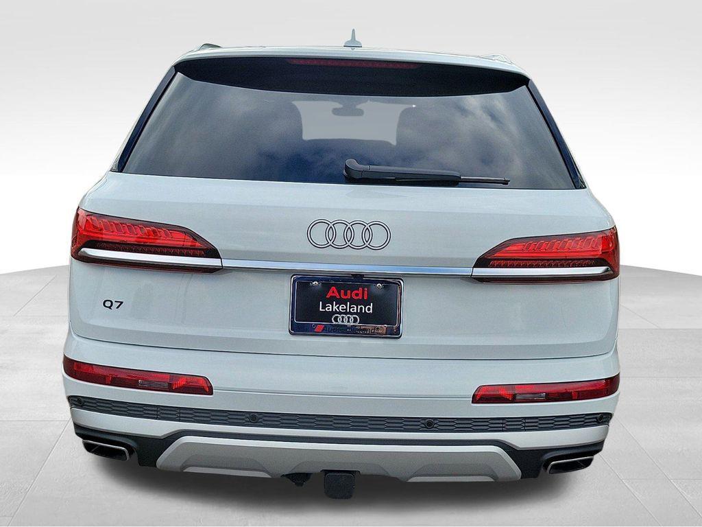 new 2025 Audi Q7 car, priced at $68,655