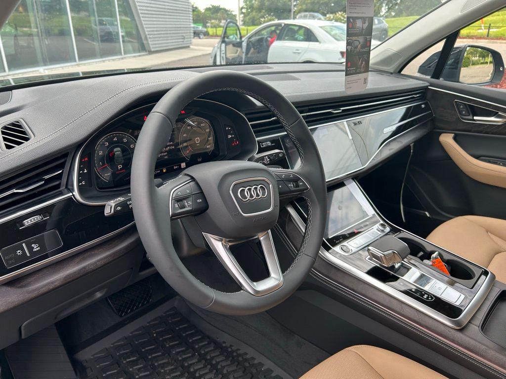 new 2025 Audi Q7 car, priced at $76,205
