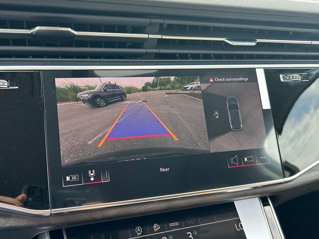 new 2025 Audi Q7 car, priced at $76,205