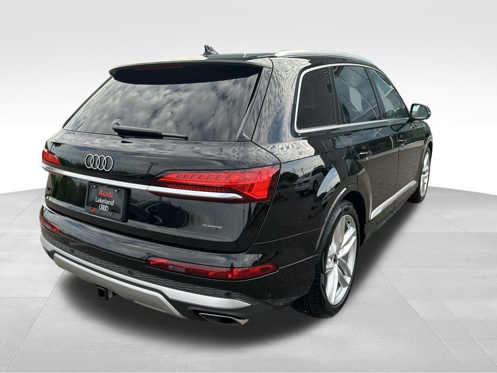new 2025 Audi Q7 car, priced at $76,205