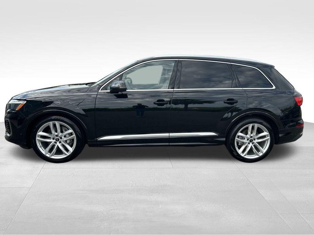 new 2025 Audi Q7 car, priced at $76,205
