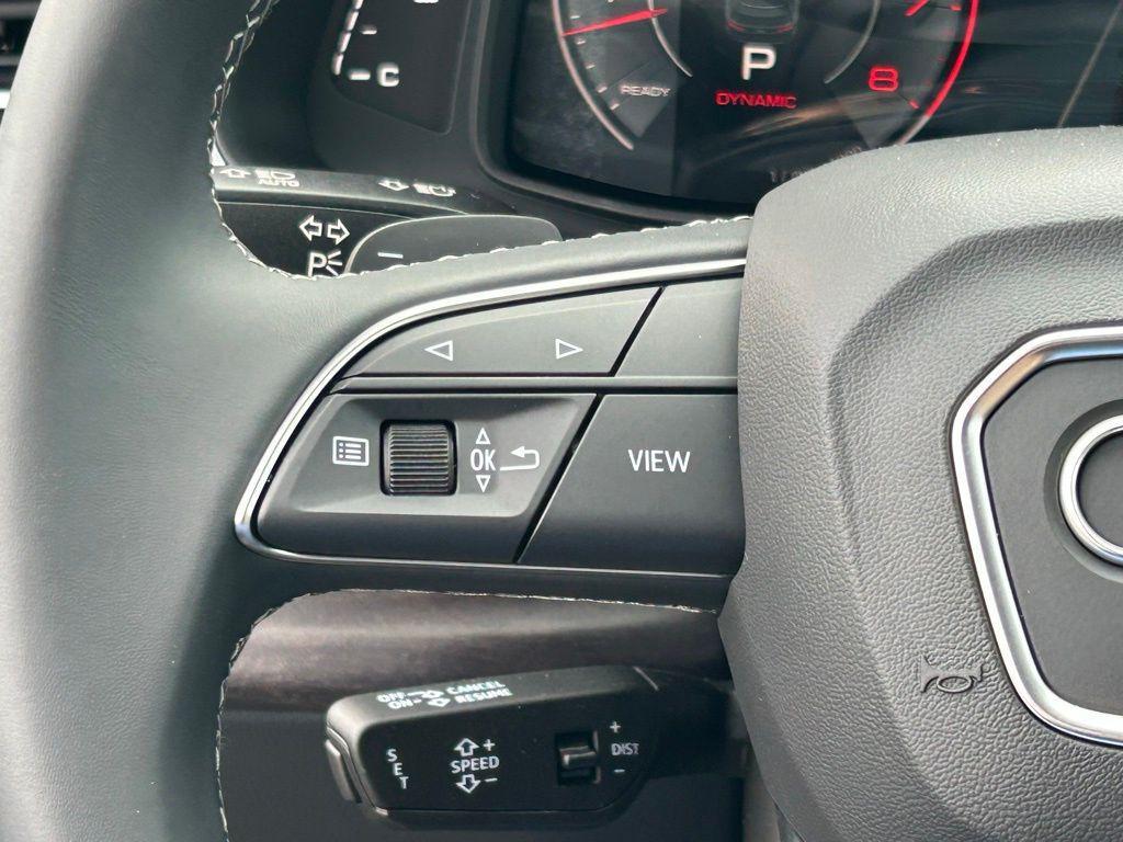 new 2025 Audi Q7 car, priced at $76,205