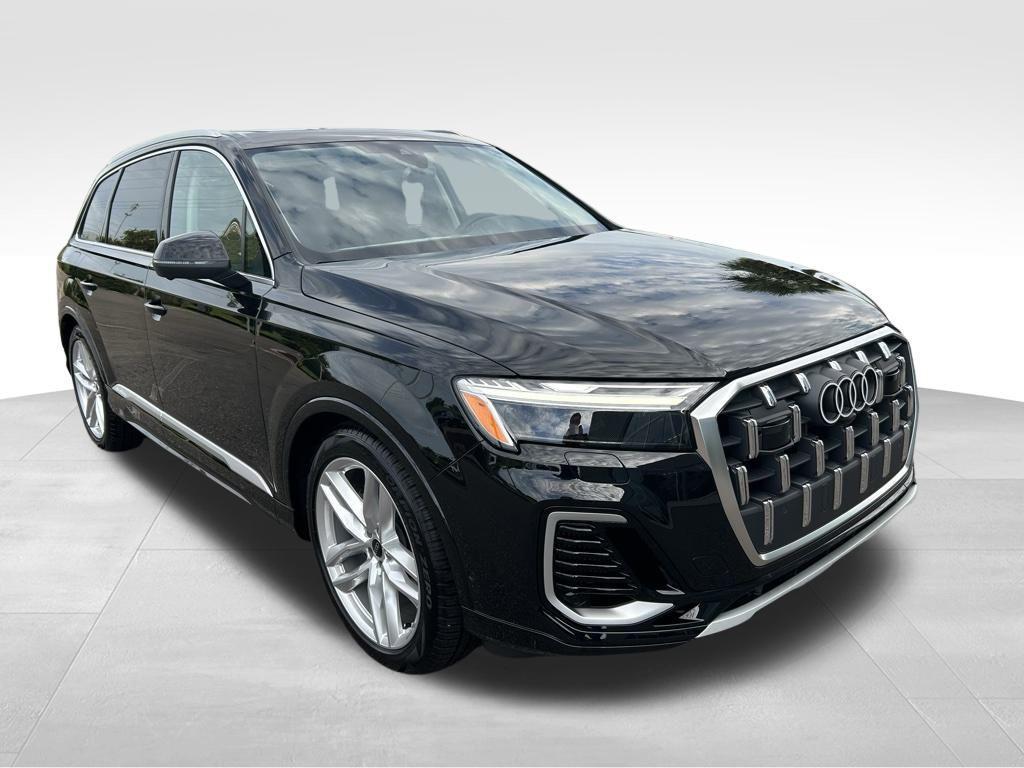 new 2025 Audi Q7 car, priced at $76,205