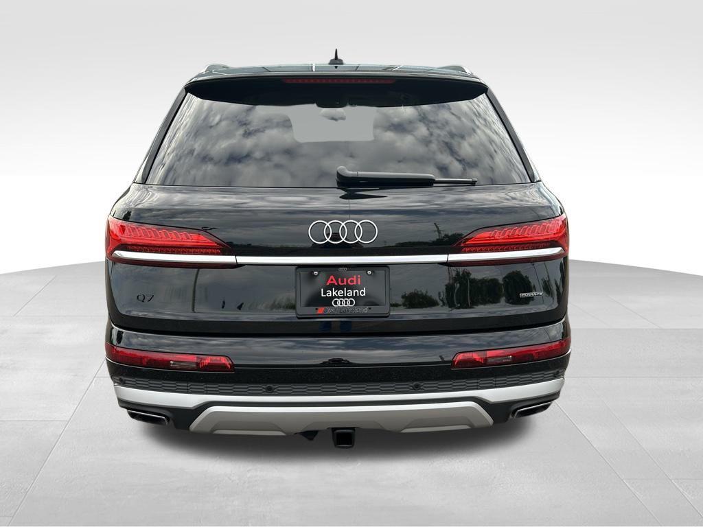 new 2025 Audi Q7 car, priced at $76,205