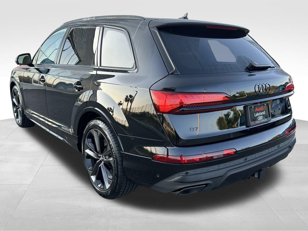 new 2025 Audi Q7 car, priced at $72,450