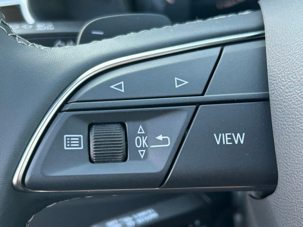 new 2025 Audi Q7 car, priced at $72,450