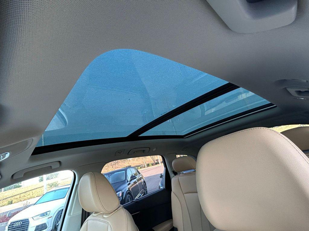 new 2025 Audi Q7 car, priced at $72,450