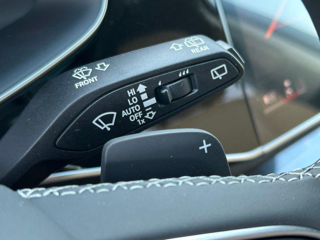 new 2025 Audi Q7 car, priced at $72,450