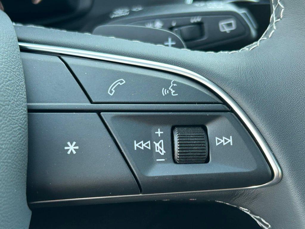 new 2025 Audi Q7 car, priced at $72,450