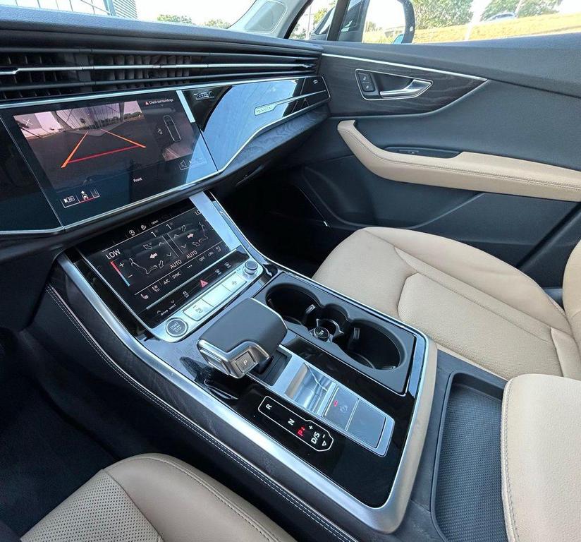 new 2025 Audi Q7 car, priced at $72,450