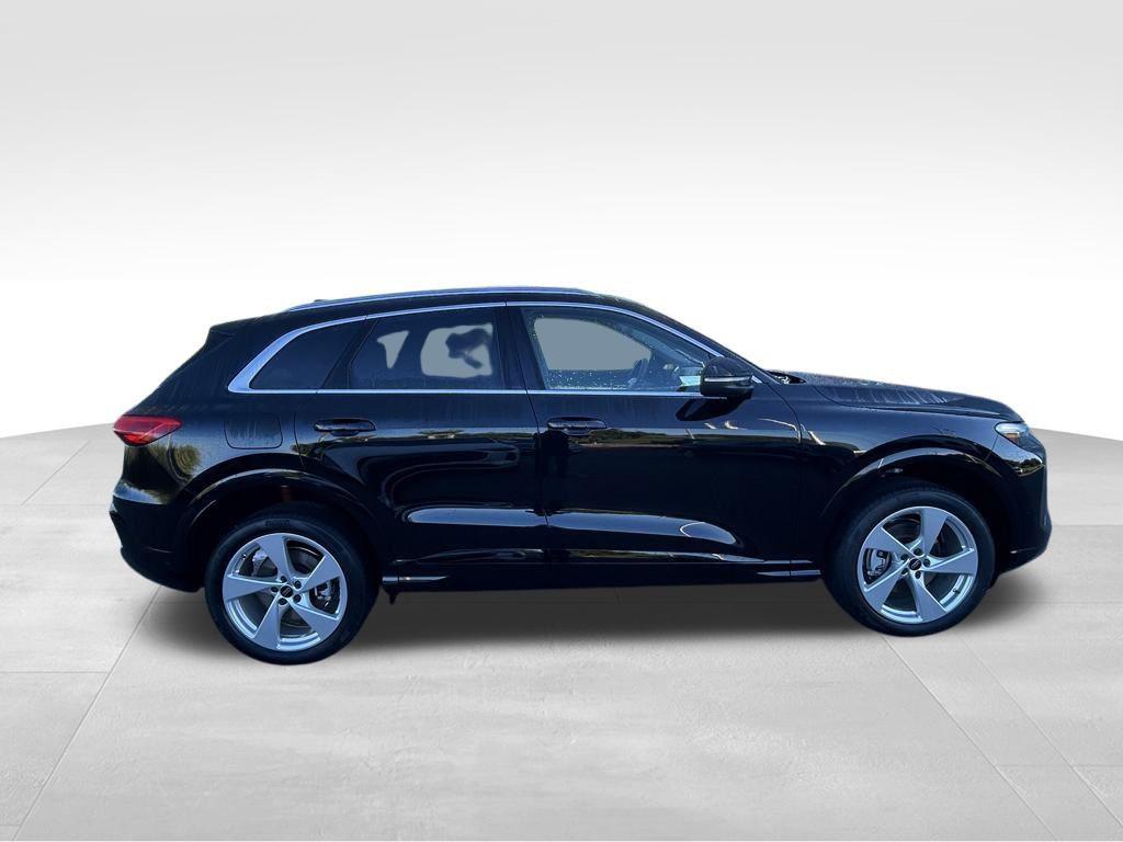 new 2025 Audi Q5 car, priced at $61,300