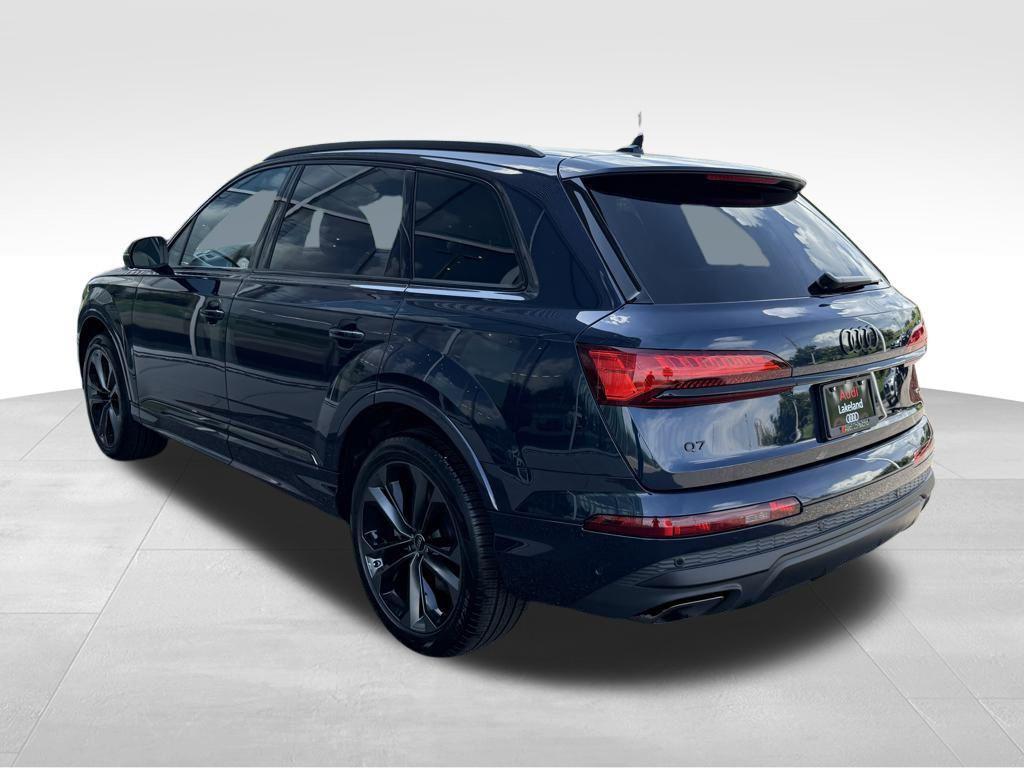 new 2025 Audi Q7 car, priced at $74,555