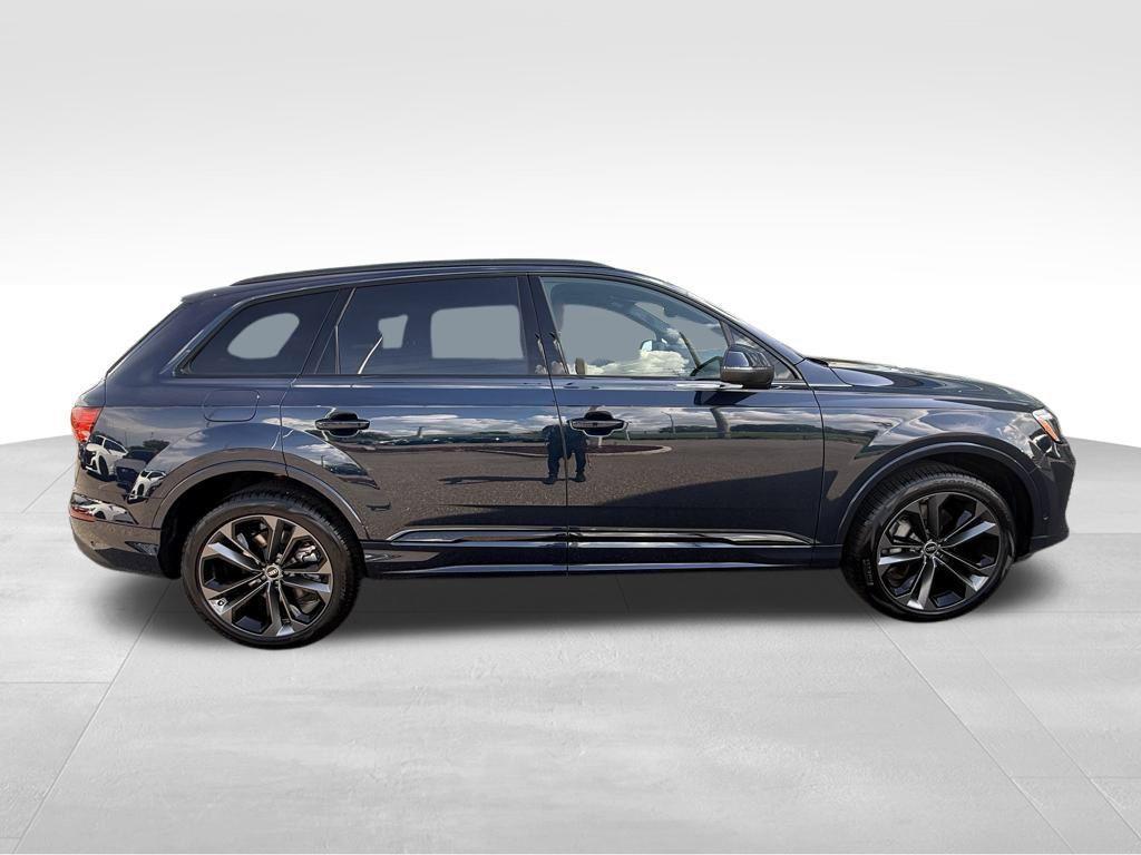 new 2025 Audi Q7 car, priced at $74,555