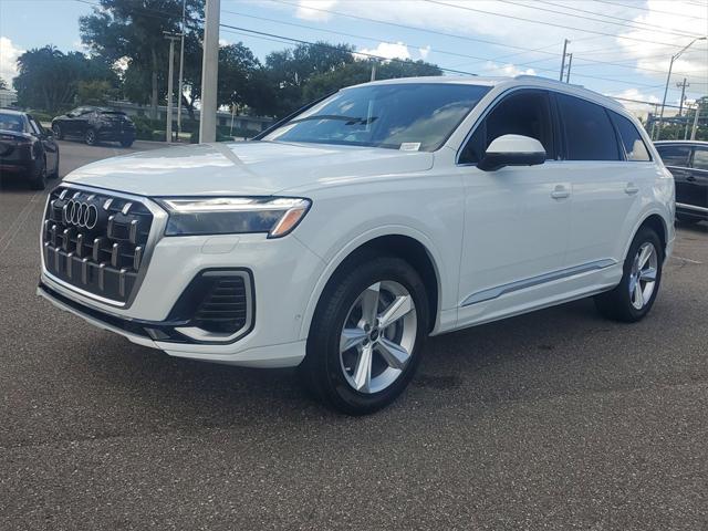 new 2025 Audi Q7 car, priced at $70,050