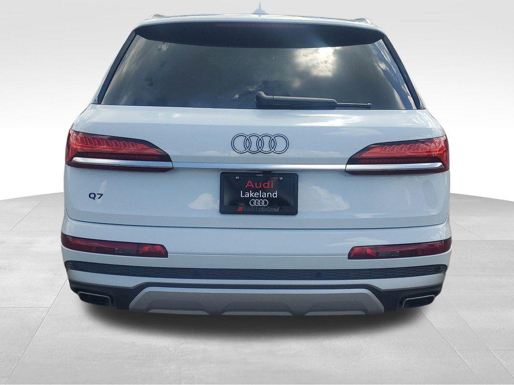 new 2025 Audi Q7 car, priced at $70,050