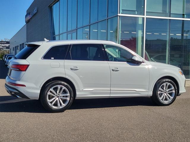 new 2025 Audi Q7 car, priced at $65,600