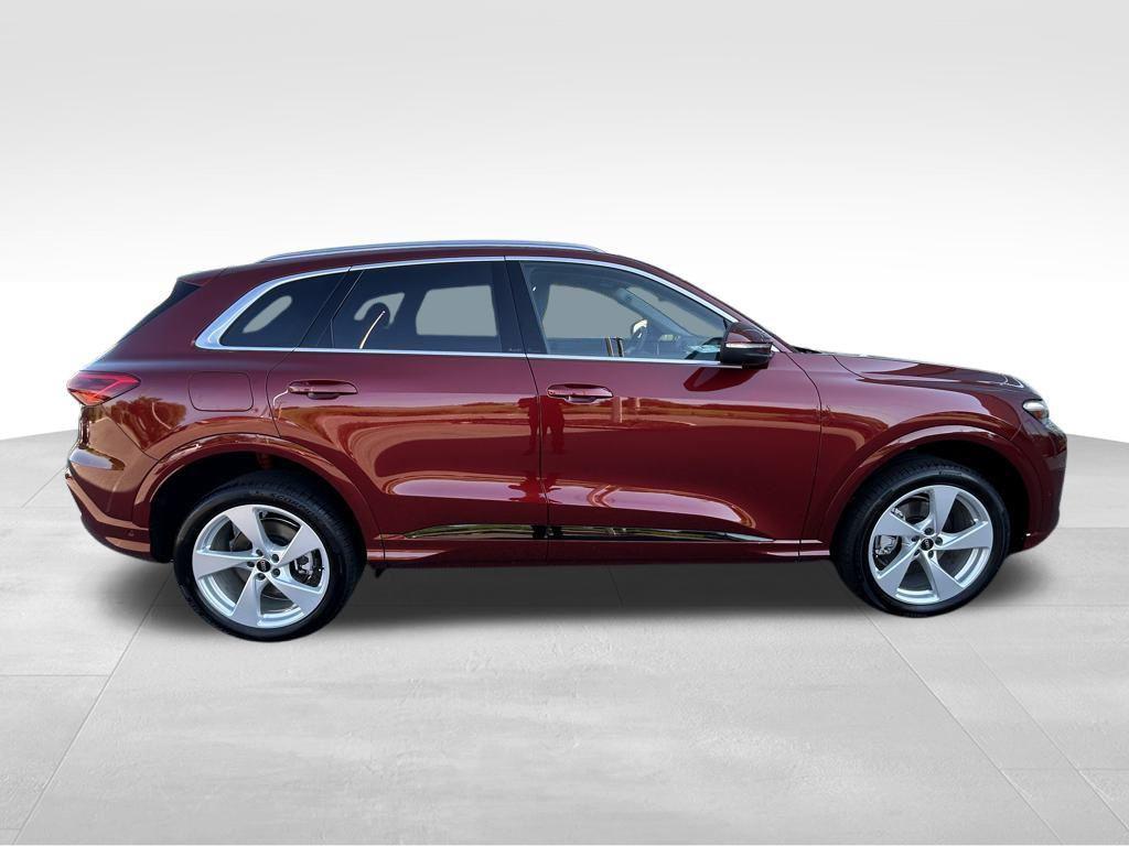 new 2025 Audi Q5 car, priced at $61,300