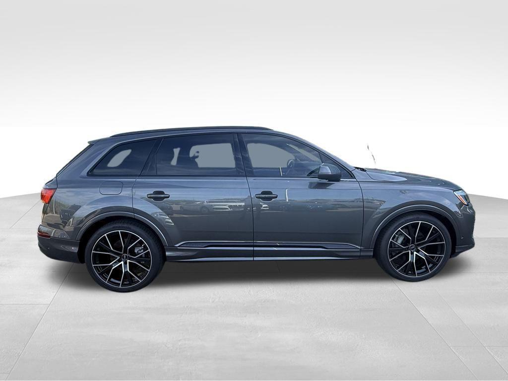 new 2025 Audi Q7 car, priced at $79,040