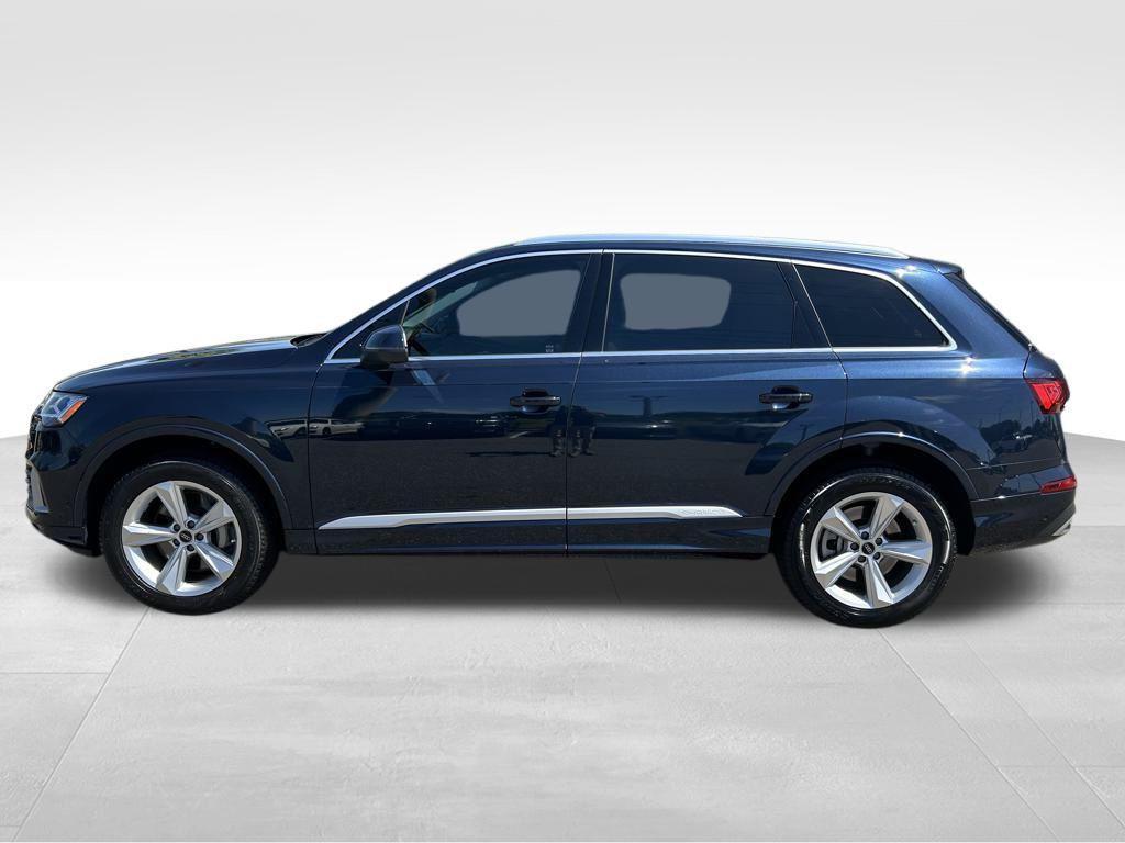 used 2023 Audi Q7 car, priced at $37,877