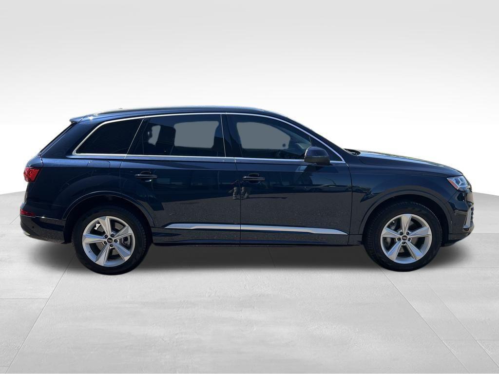 used 2023 Audi Q7 car, priced at $37,877