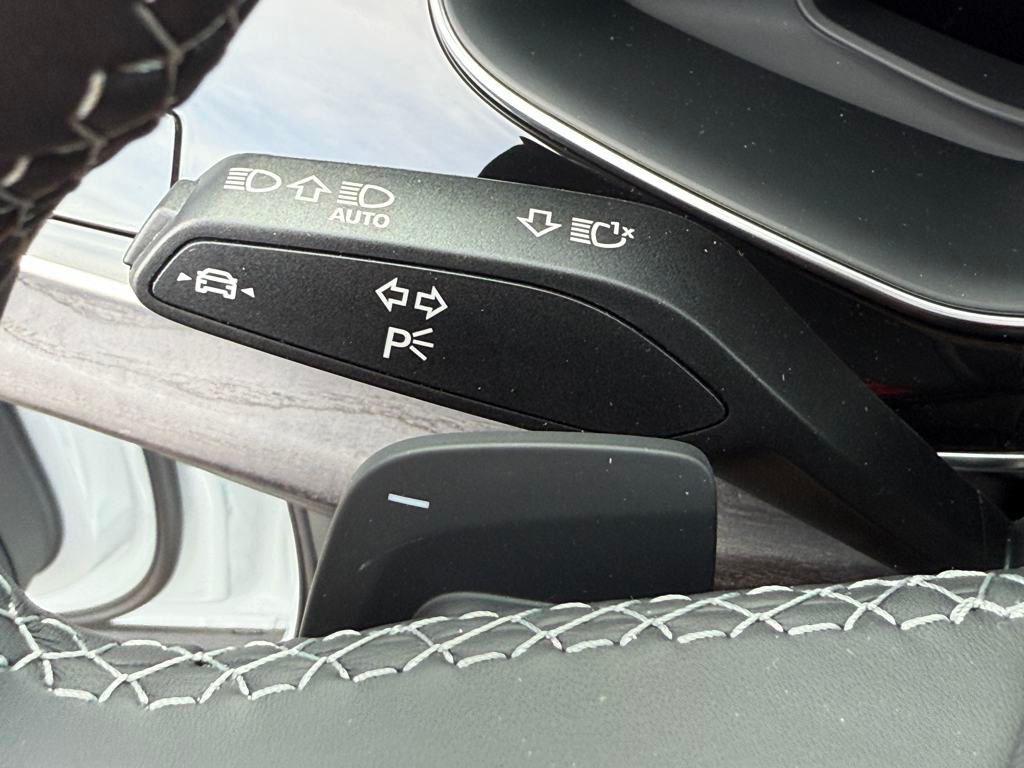 new 2025 Audi Q7 car, priced at $75,395