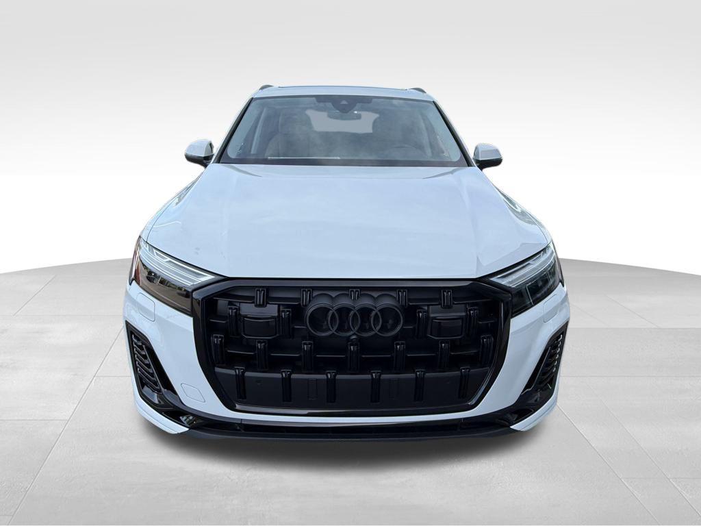 new 2025 Audi Q7 car, priced at $75,395