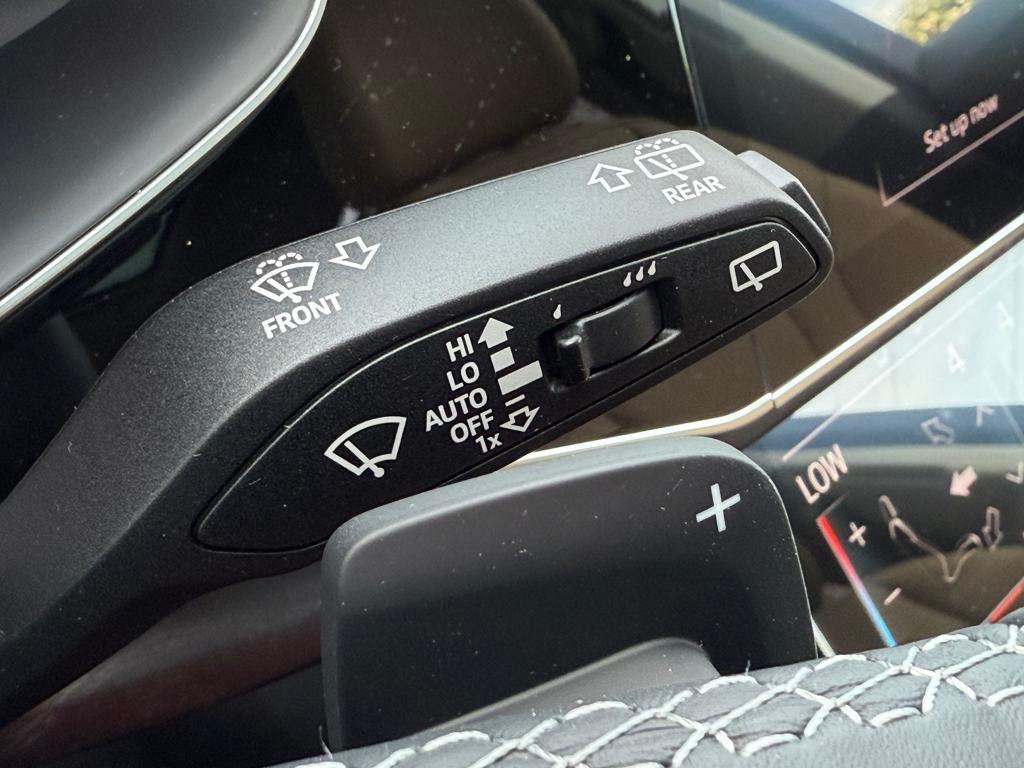 new 2025 Audi Q7 car, priced at $75,395