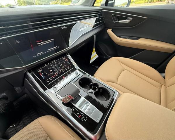 new 2025 Audi Q7 car, priced at $75,395