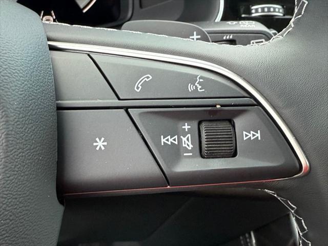 new 2025 Audi Q7 car, priced at $75,395