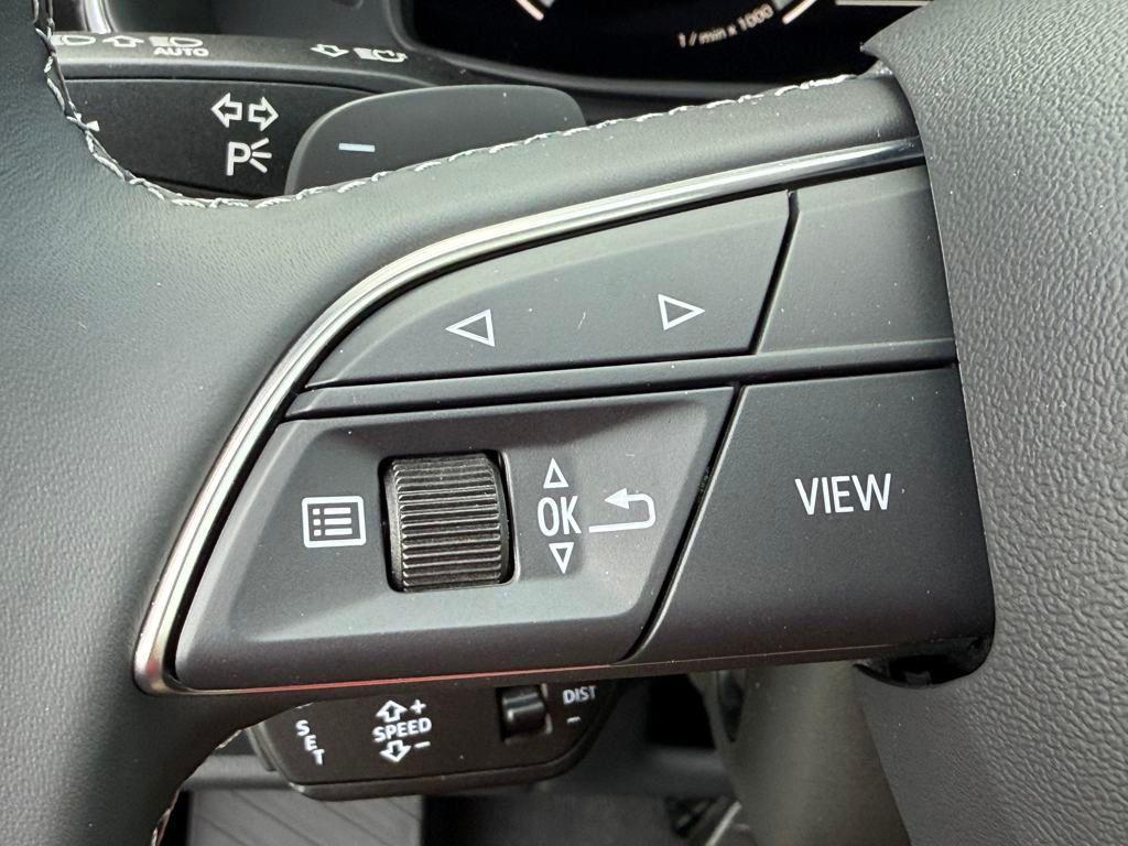 new 2025 Audi Q7 car, priced at $75,395