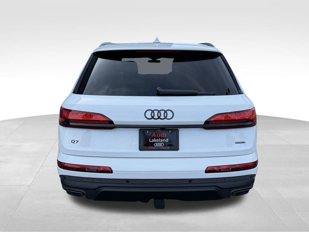 new 2025 Audi Q7 car, priced at $75,395