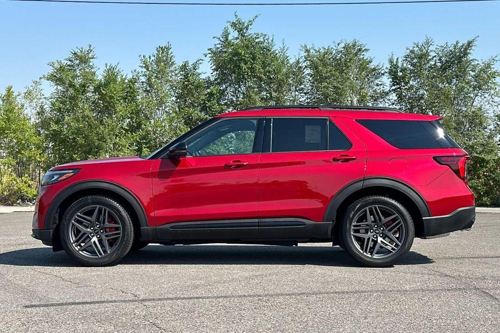 new 2025 Ford Explorer car, priced at $59,104