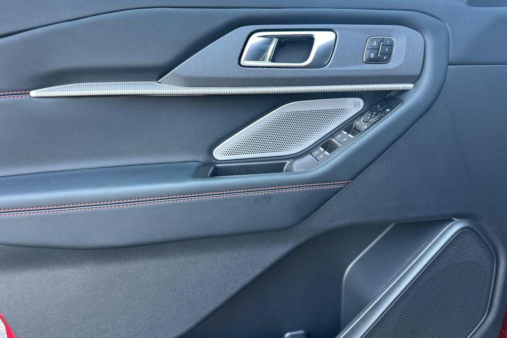 new 2025 Ford Explorer car, priced at $59,104