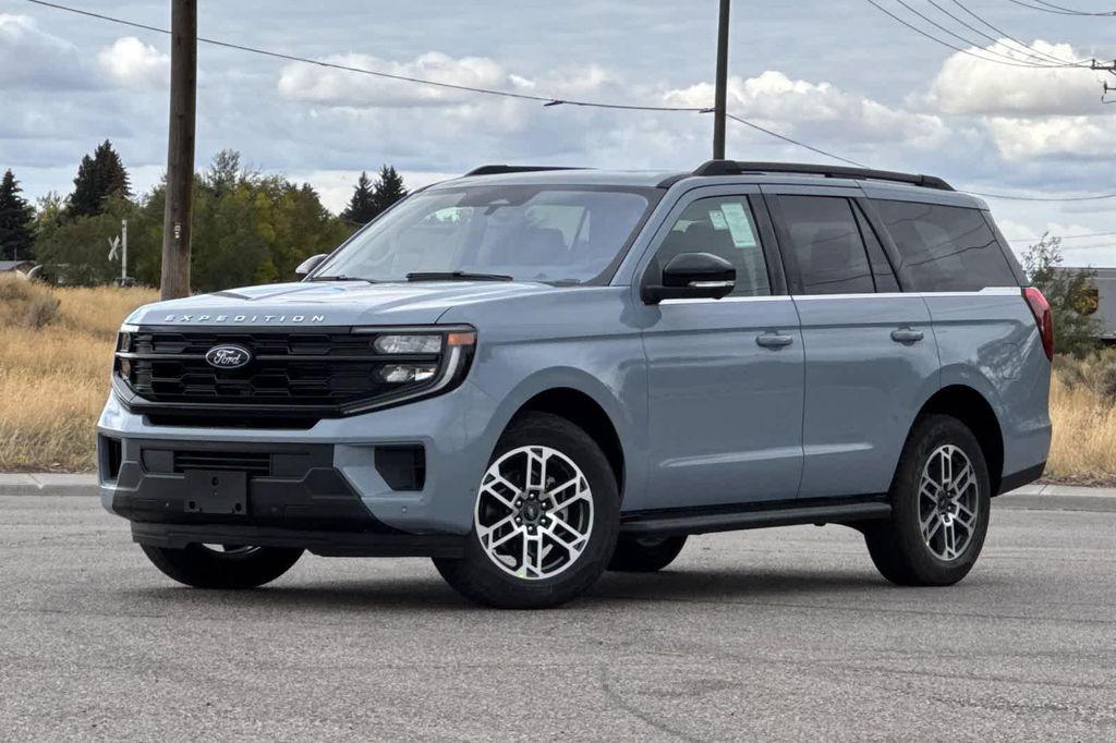 new 2025 Ford Expedition car, priced at $73,935