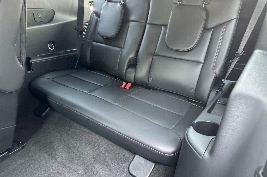 new 2025 Ford Explorer car, priced at $59,386