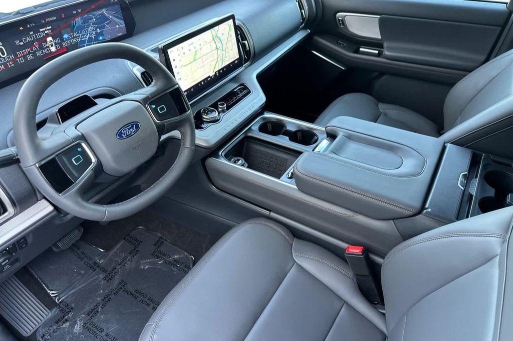 new 2025 Ford Expedition Max car, priced at $75,035