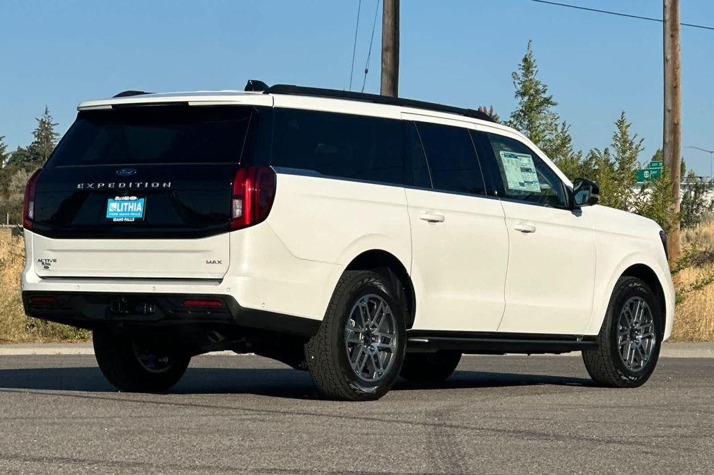 new 2025 Ford Expedition Max car, priced at $75,035