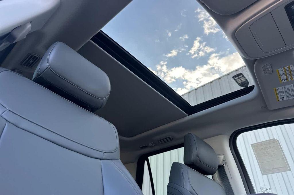 new 2025 Ford Expedition Max car, priced at $75,035