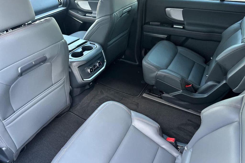 new 2025 Ford Expedition Max car, priced at $75,035