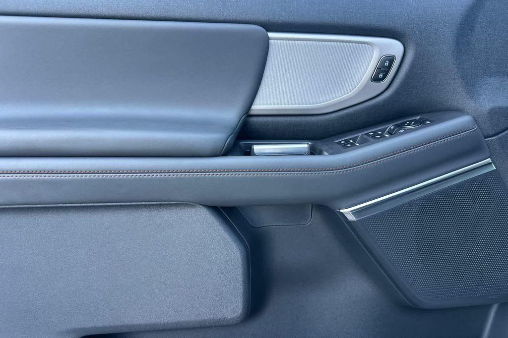 new 2025 Ford Expedition Max car, priced at $75,035