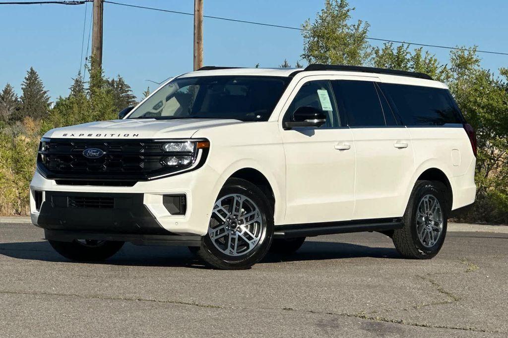 new 2025 Ford Expedition Max car, priced at $75,035